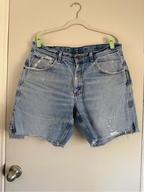 Key Light Wash Distressed Denim Cutoff Shorts
